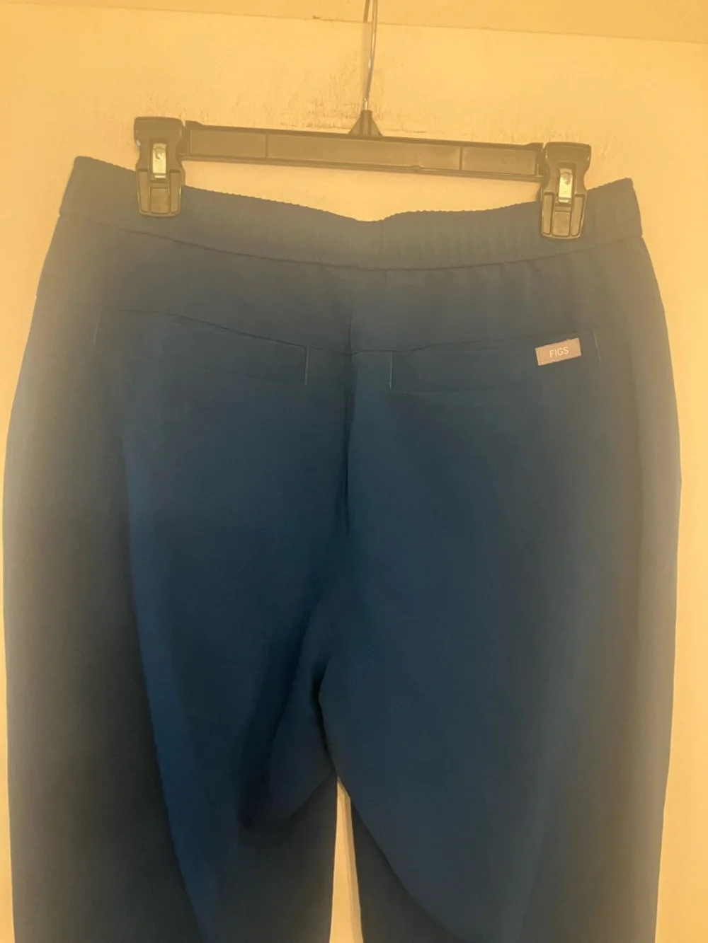 FIGS jogger scrub pants 4 pockets drawstring waistband sporty cuffs medium